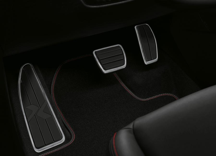 Детали интерьера Fiat 500X Sport (334) 2019 года  (фото 7 из 79)